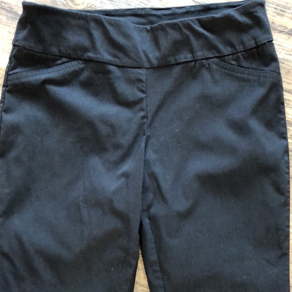 3/$25 - Rickis black capris - Picture 4 of 9